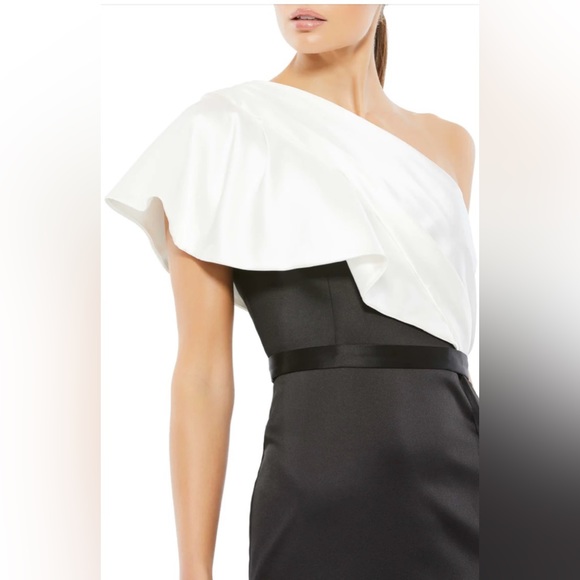 Ieena for Mac Duggal One Shoulder Gown(Flawed) - Picture 5 of 15